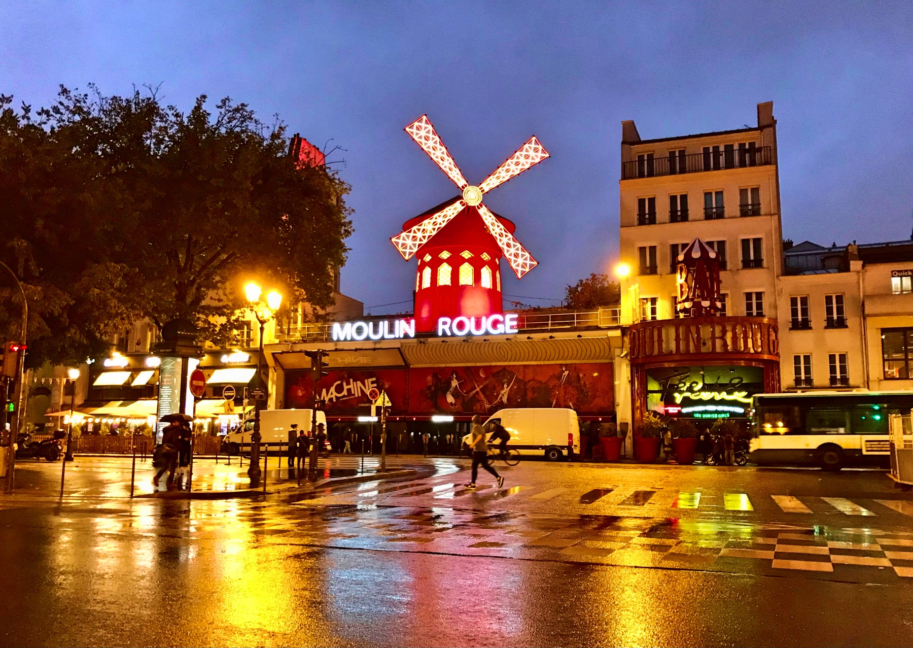 Moulin rouge paris eingestürzt