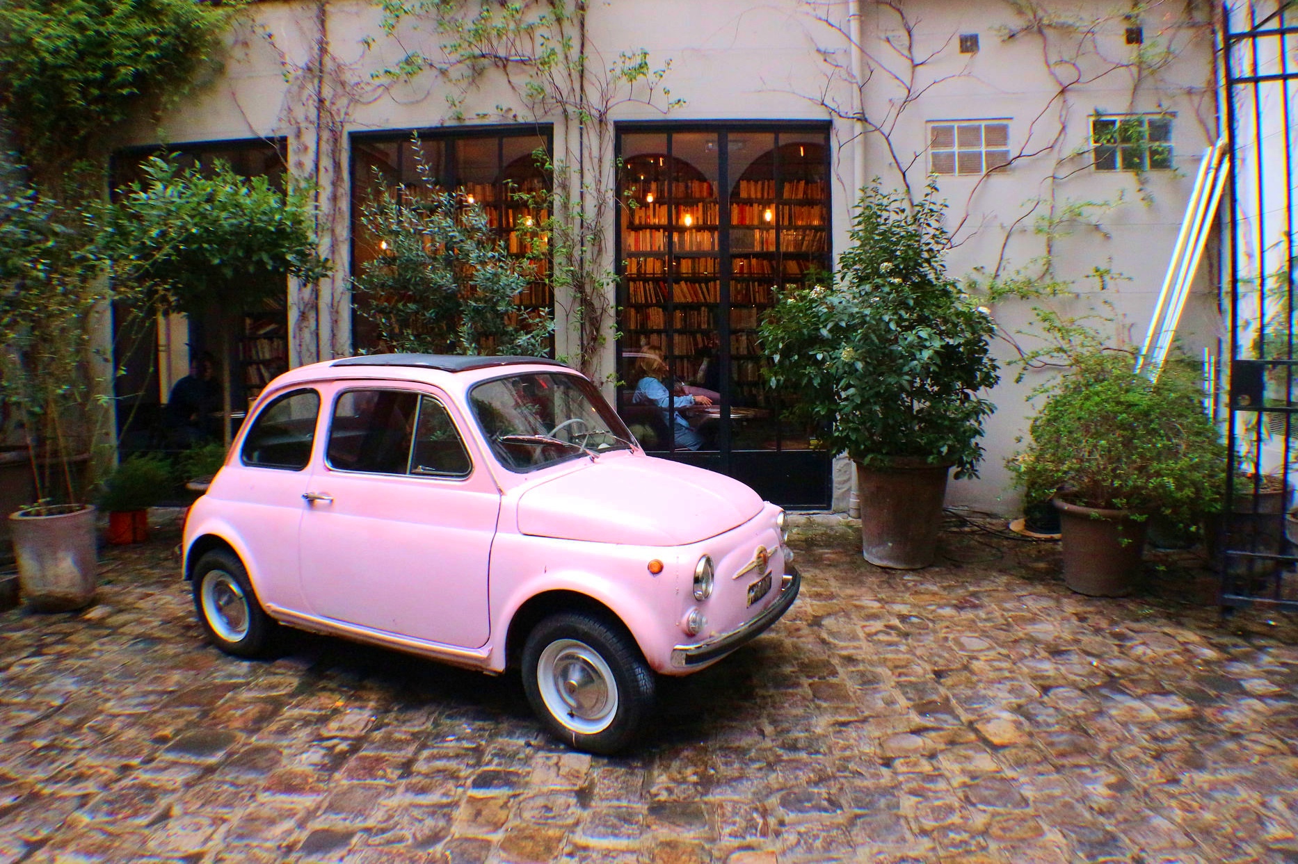 merci-concept-store-paris-je-t-aime-me-neither