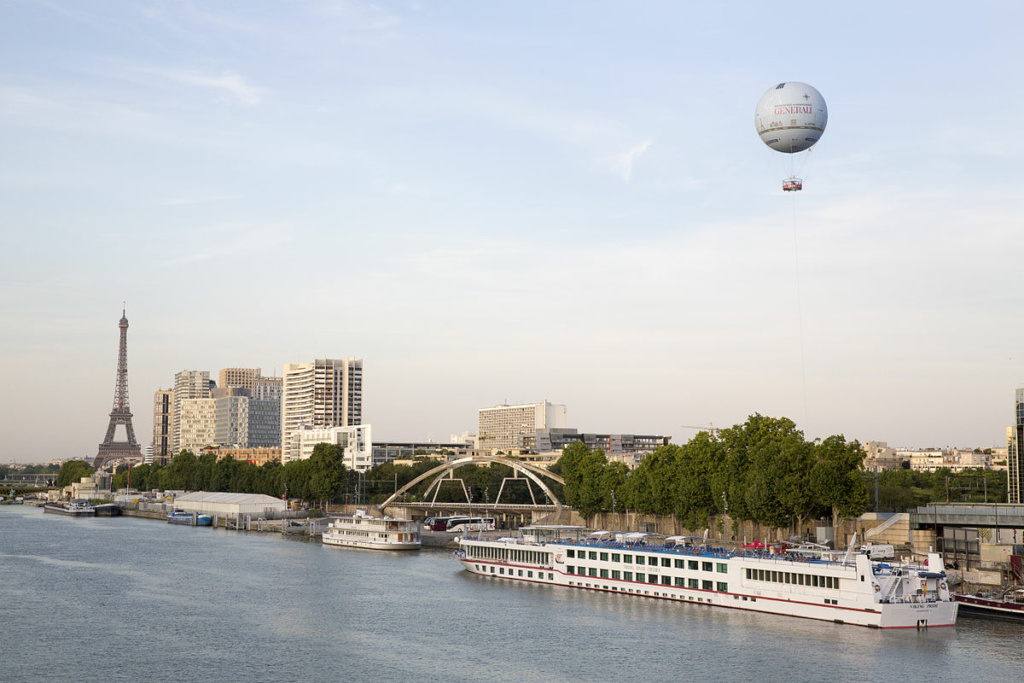 Ballon Generali and the Eiffel Tower c. Aero4