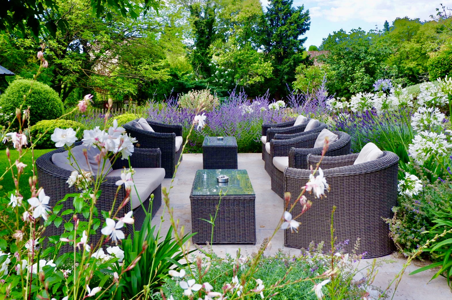 Baumaniere garden