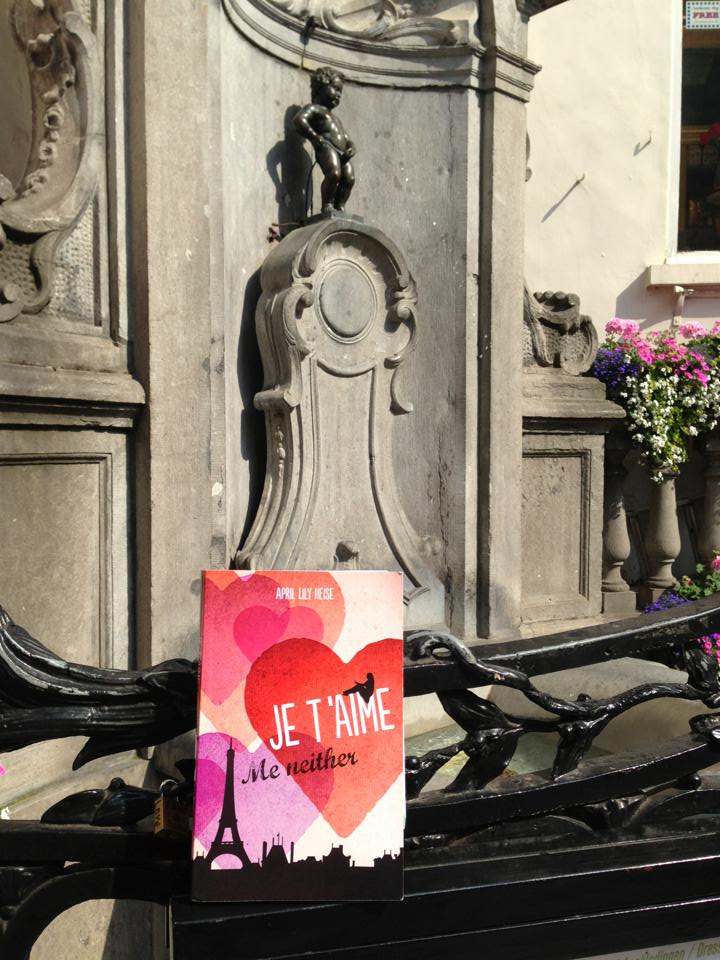 Thomas Gauthier's shows JTMN off at the famous Manneken Pis fountain in Brussels, Begium - how perfect!