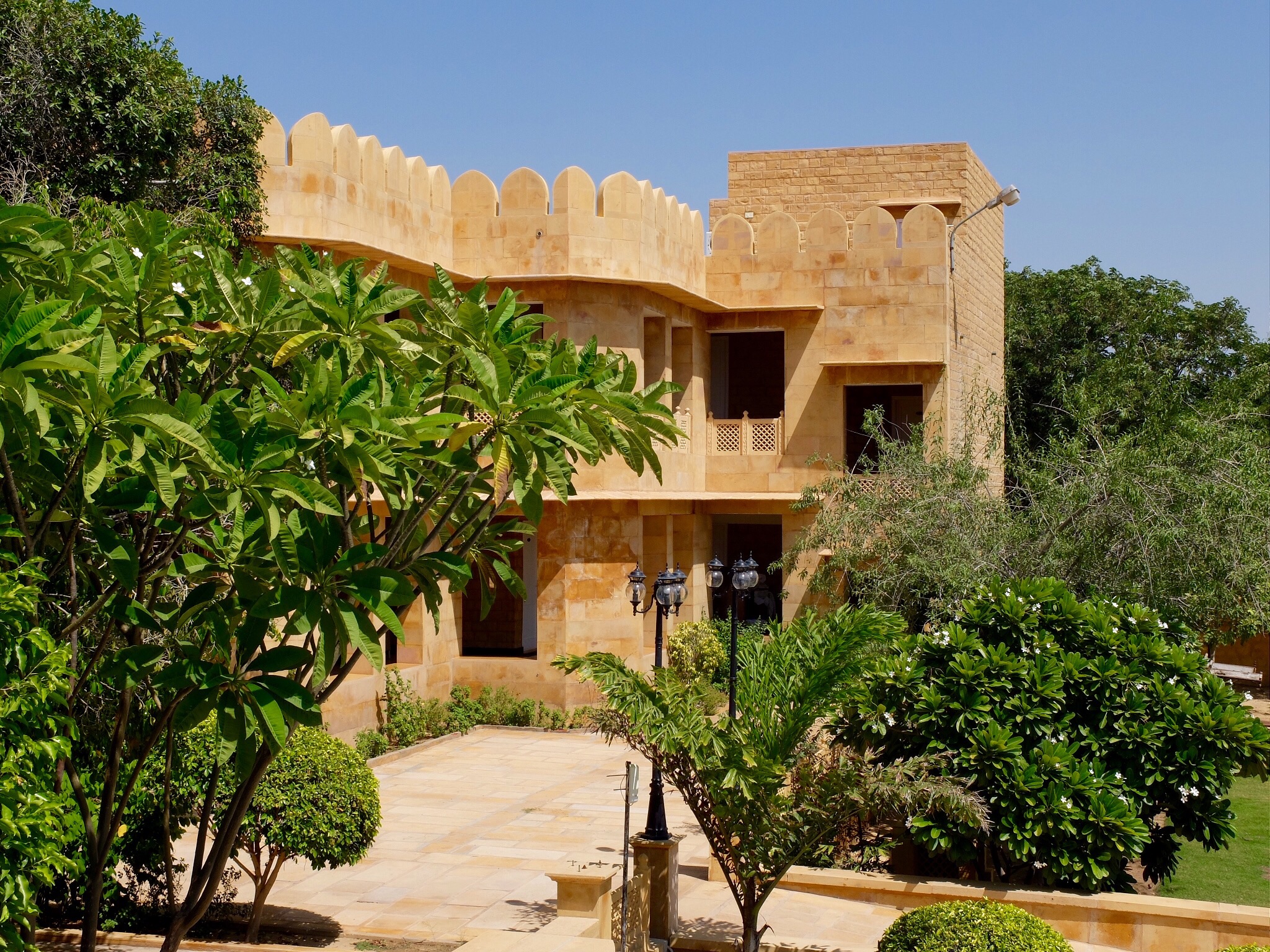 Garden-Hotel-Rang-Mahal-Jaisalmer-India
