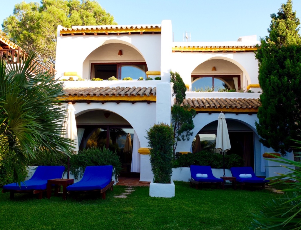hotel Las Brisas Ibiza poolside