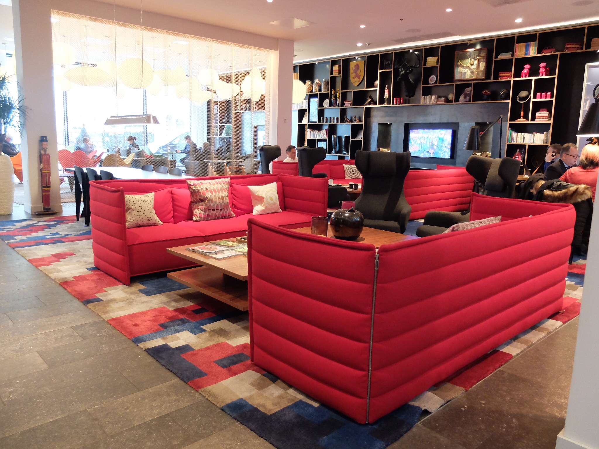 CitizenM Tower of London decor