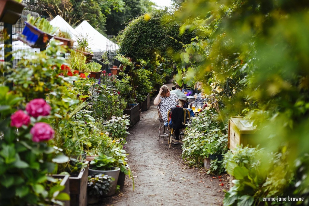 Jardin Ruisseau Paris 18