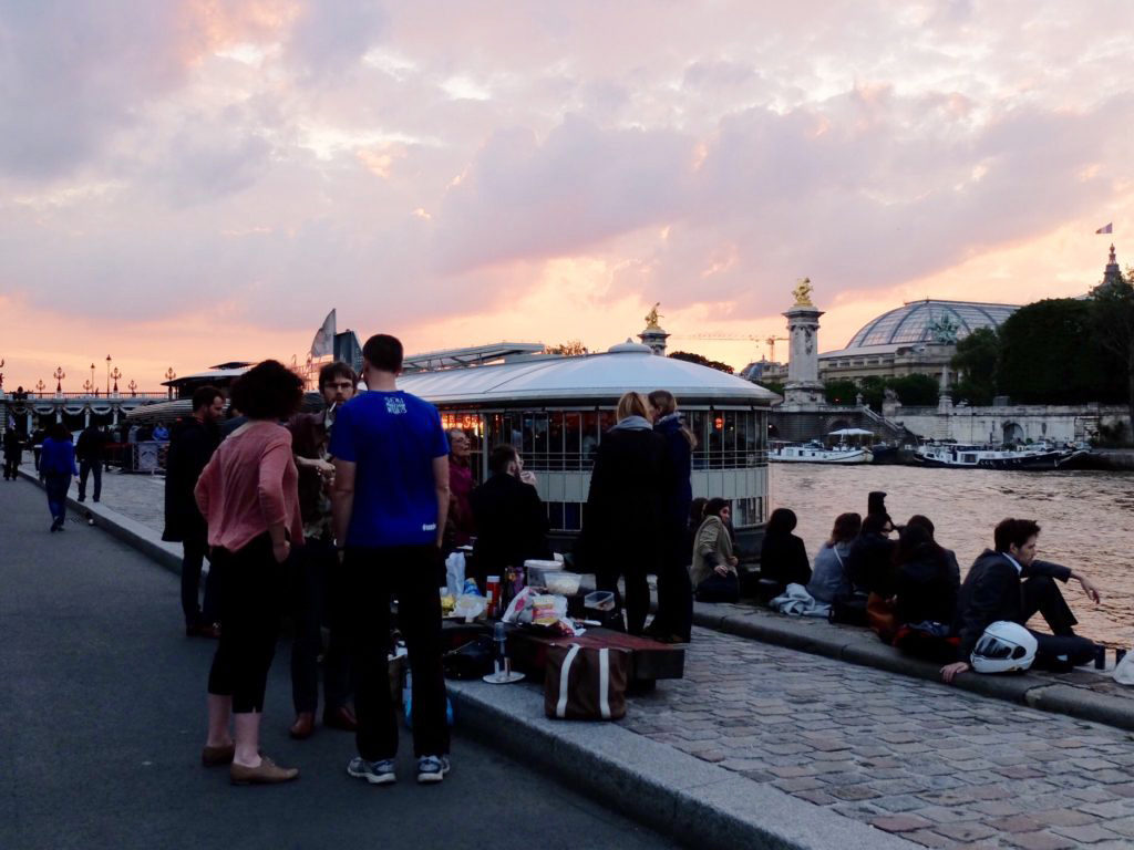 picnic on the berges paris