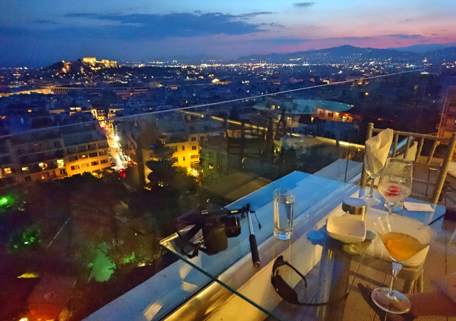 Rooftop-Bar-athens